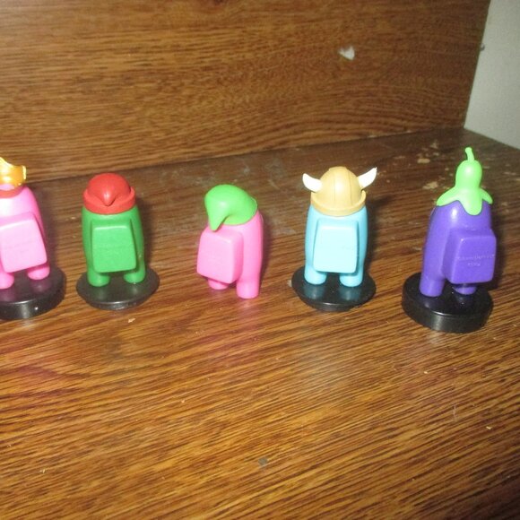 Lot of 8 Among Us 2" vinyl videogame Figures (7 stampers and figure) - Picture 8 of 9